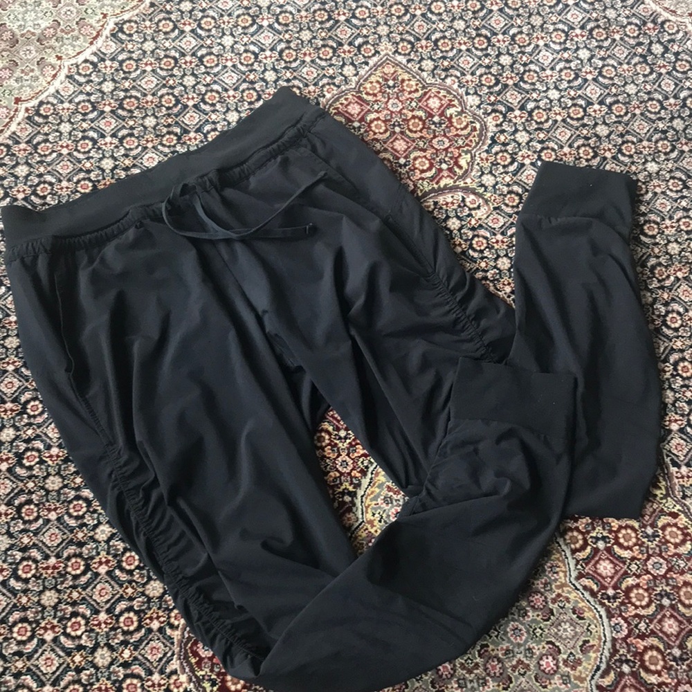 Athleta cinched black joggers in very good used condition 🍀